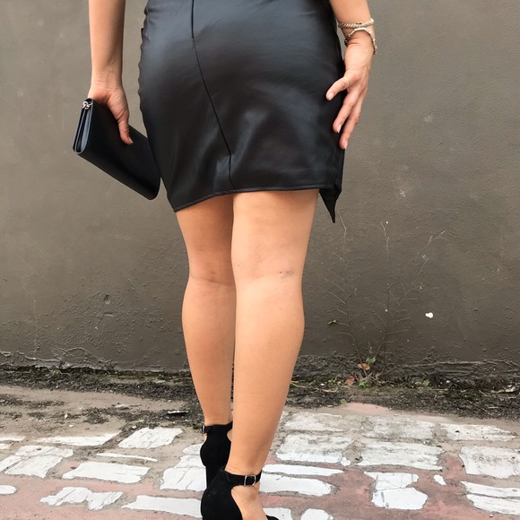 LEAD THE WAY | BLACK MINI SKIRT - Picture 5 of 5